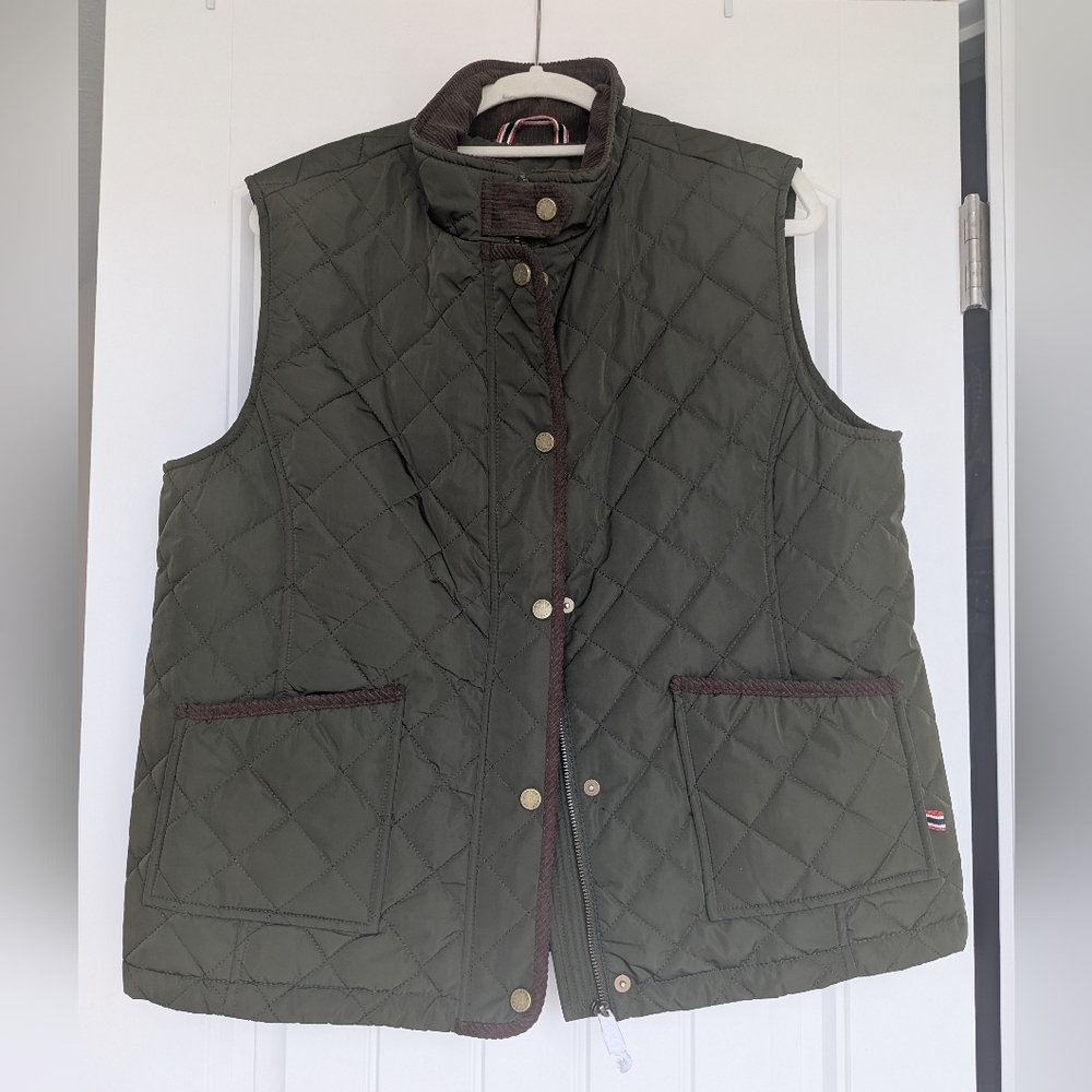 Hunter Quilted Vest gilet with Brown Corduroy Trim